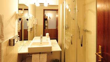 Family Room | Bathroom | Hair dryer, towels