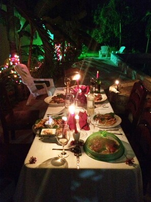 Outdoor dining - Super Palm Resort (Belmopan)