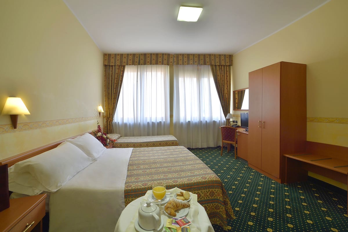 double room | premium bedding, minibar, desk, soundproofing
