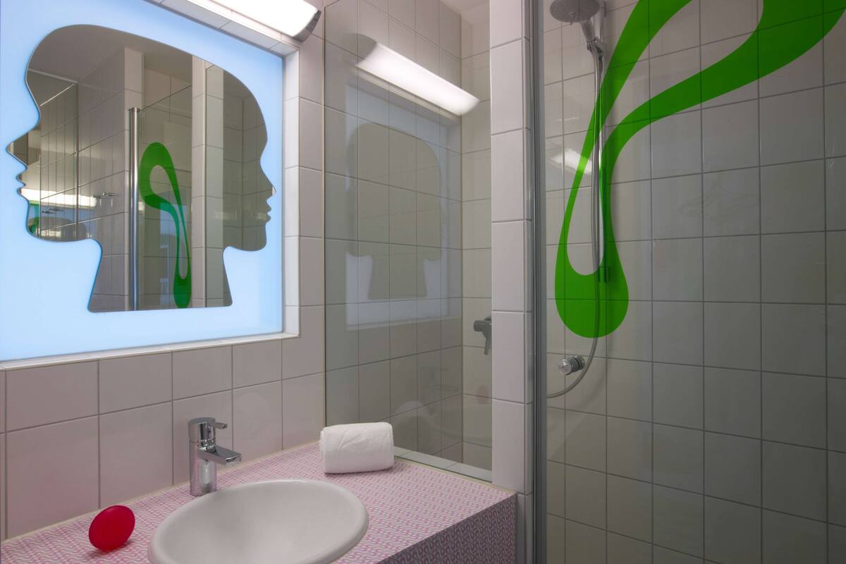 shower, rainfall showerhead, eco-friendly toiletries, hair dryer
