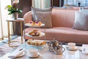 Petit déjeuner complet servi tous les jours en supplément