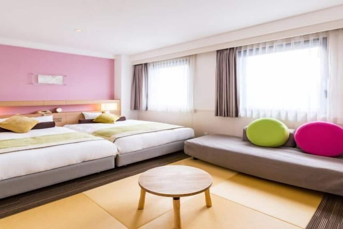 1 bedroom, down duvets, in-room safe, desk
