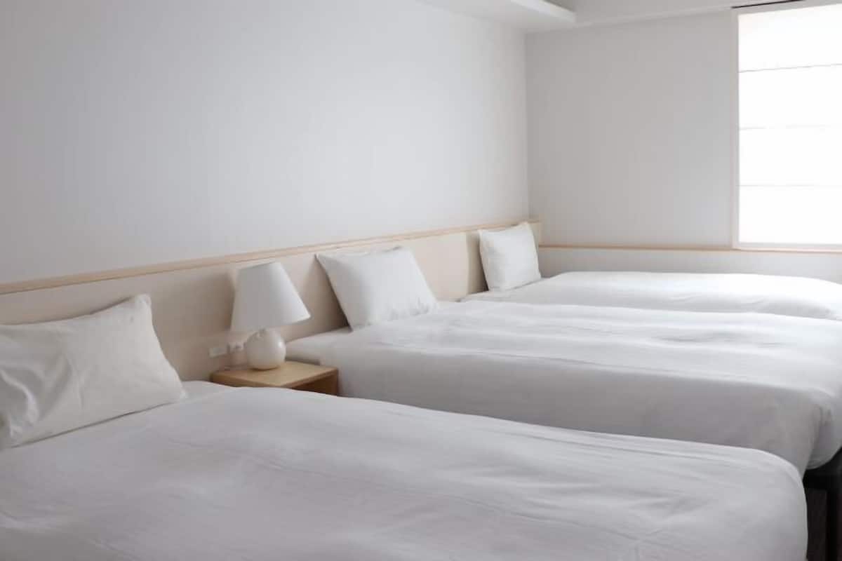 1 bedroom, down duvets, in-room safe, desk
