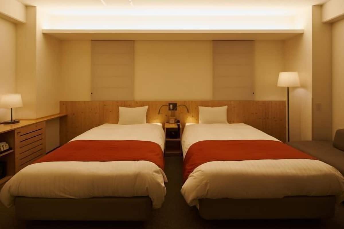 1 bedroom, down duvets, in-room safe, desk