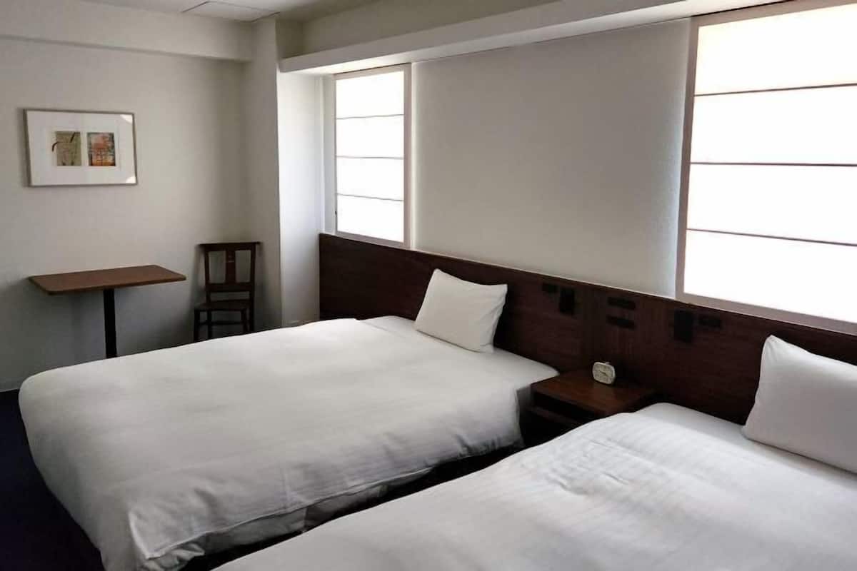 Couette en duvet d'oie, coffres-forts dans les chambres, bureau