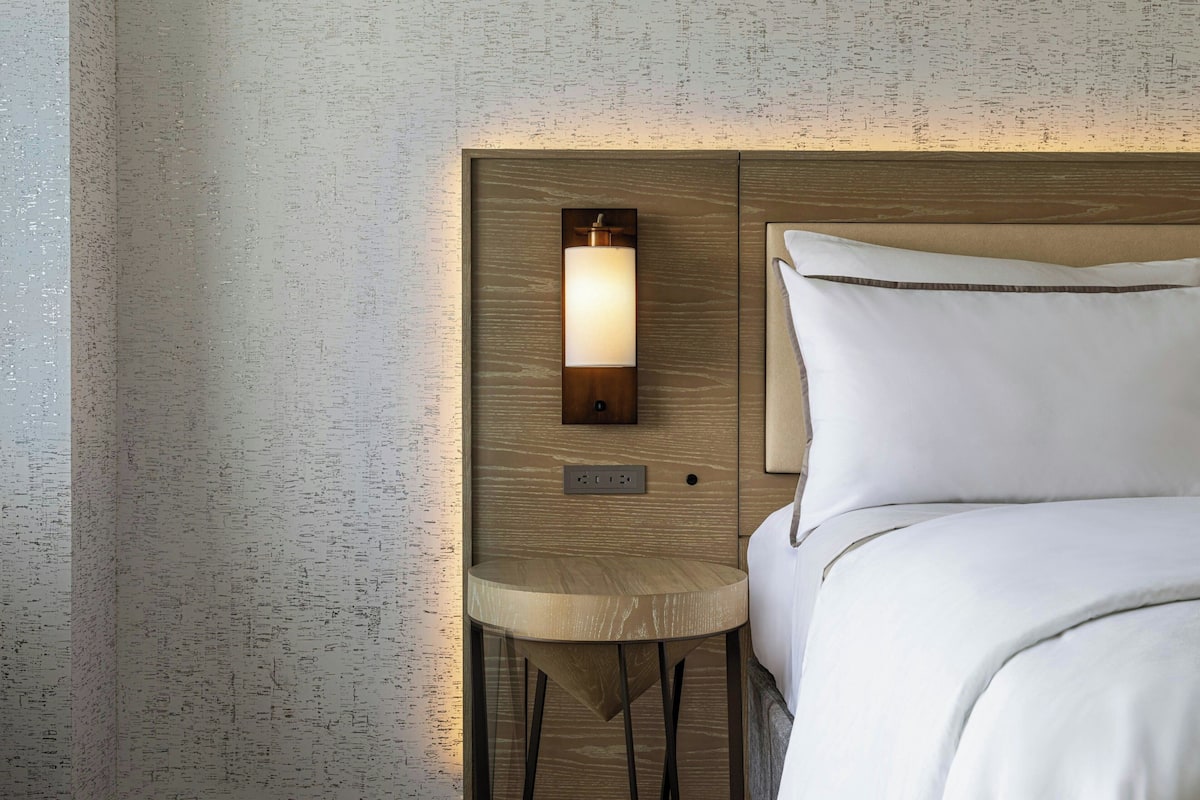 Traditional Room, 1 King Bed, Non Smoking