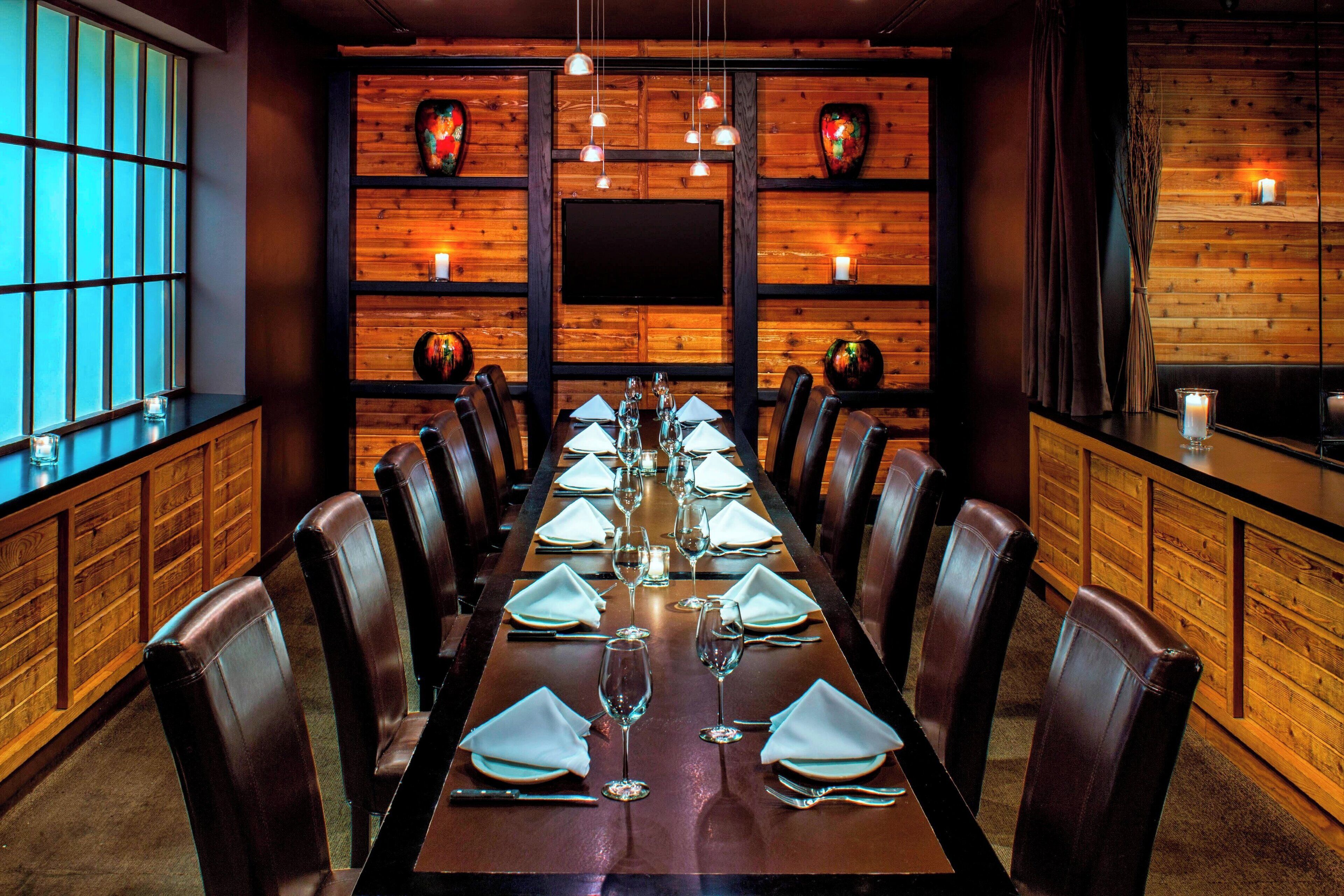 2 restaurants, breakfast served