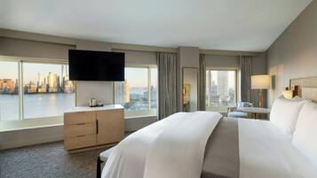 Premium Room, 1 King Bed, Corner