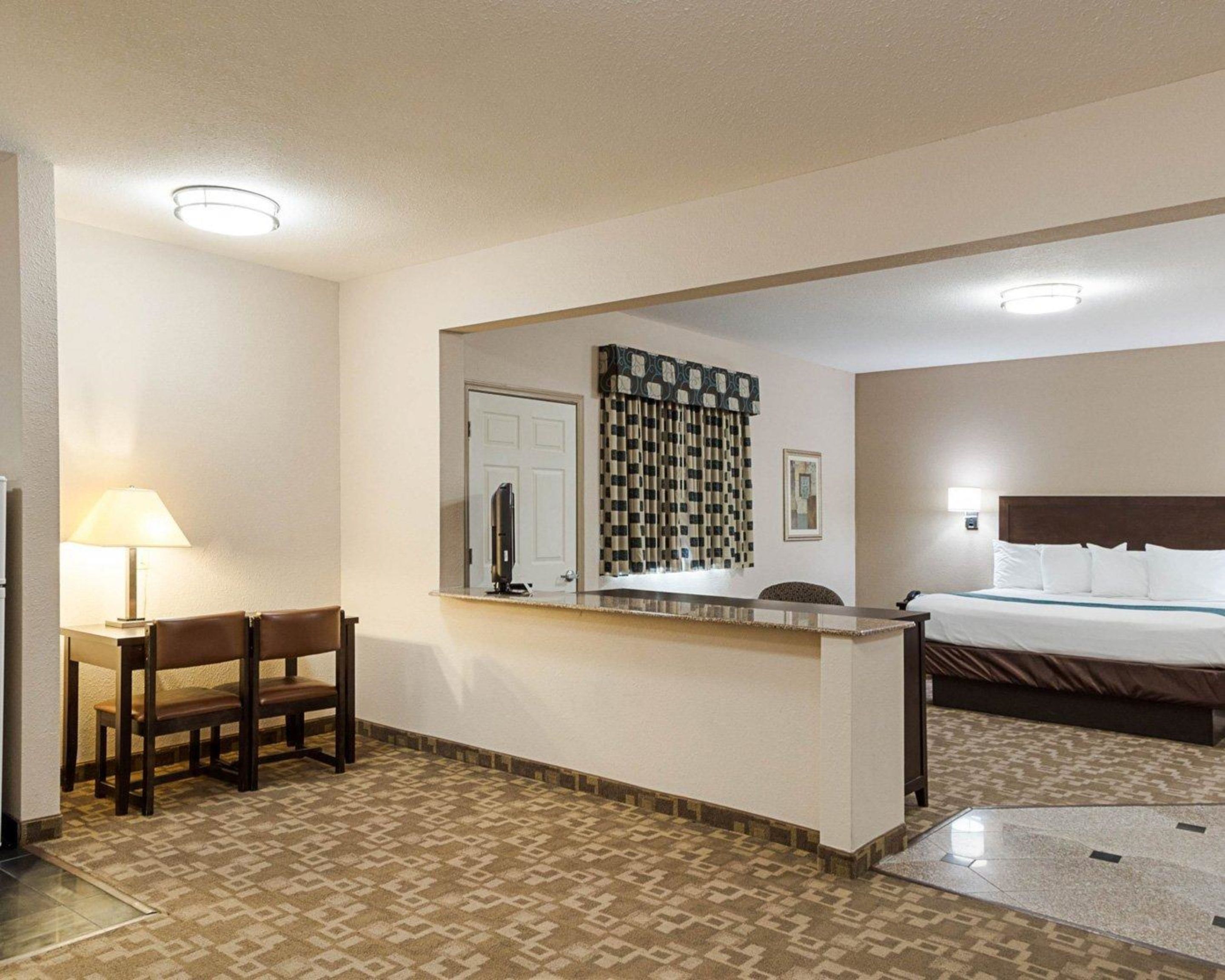 In-room safe, desk, iron/ironing board, free WiFi