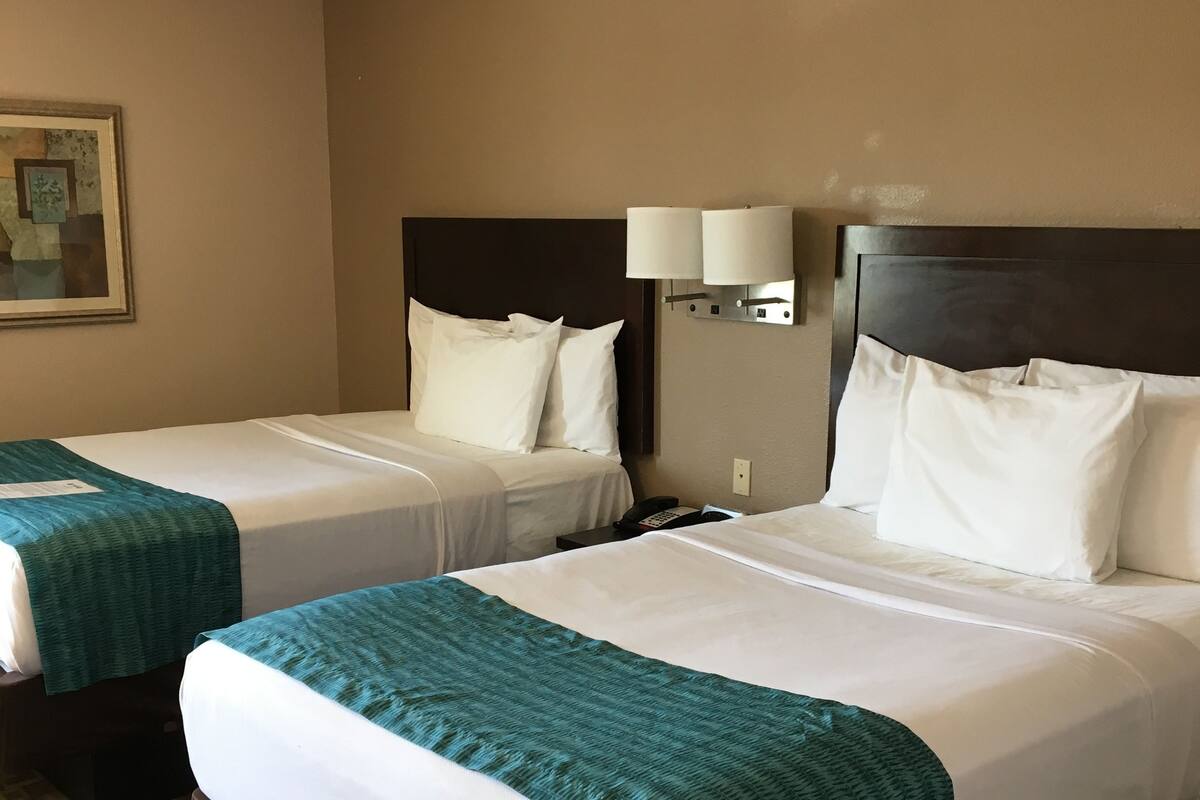 In-room safe, desk, iron/ironing board, WiFi (free)