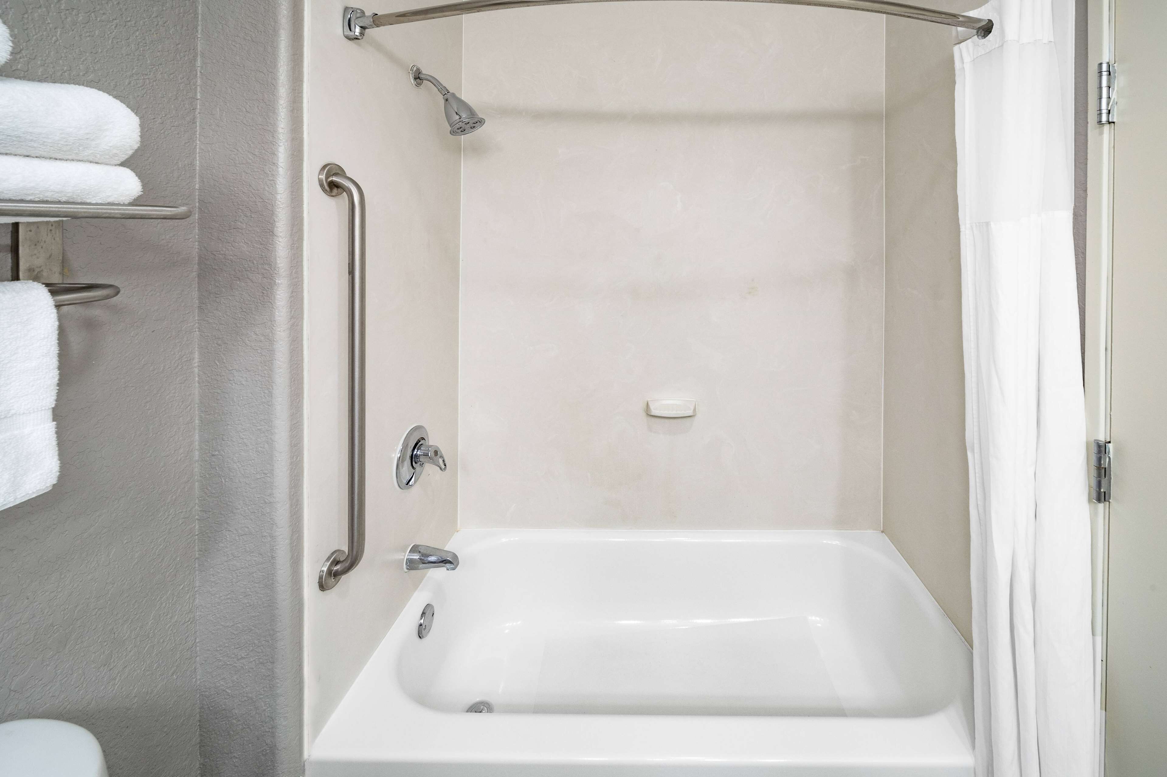 Foto - Days Inn & Suites by Wyndham San Antonio near Frost Bank Center