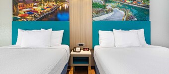 Days Inn & Suites by Wyndham San Antonio near Frost Bank Center