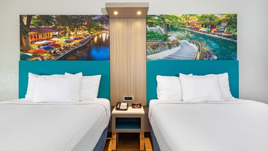 Days Inn & Suites by Wyndham San Antonio near Frost Bank Center