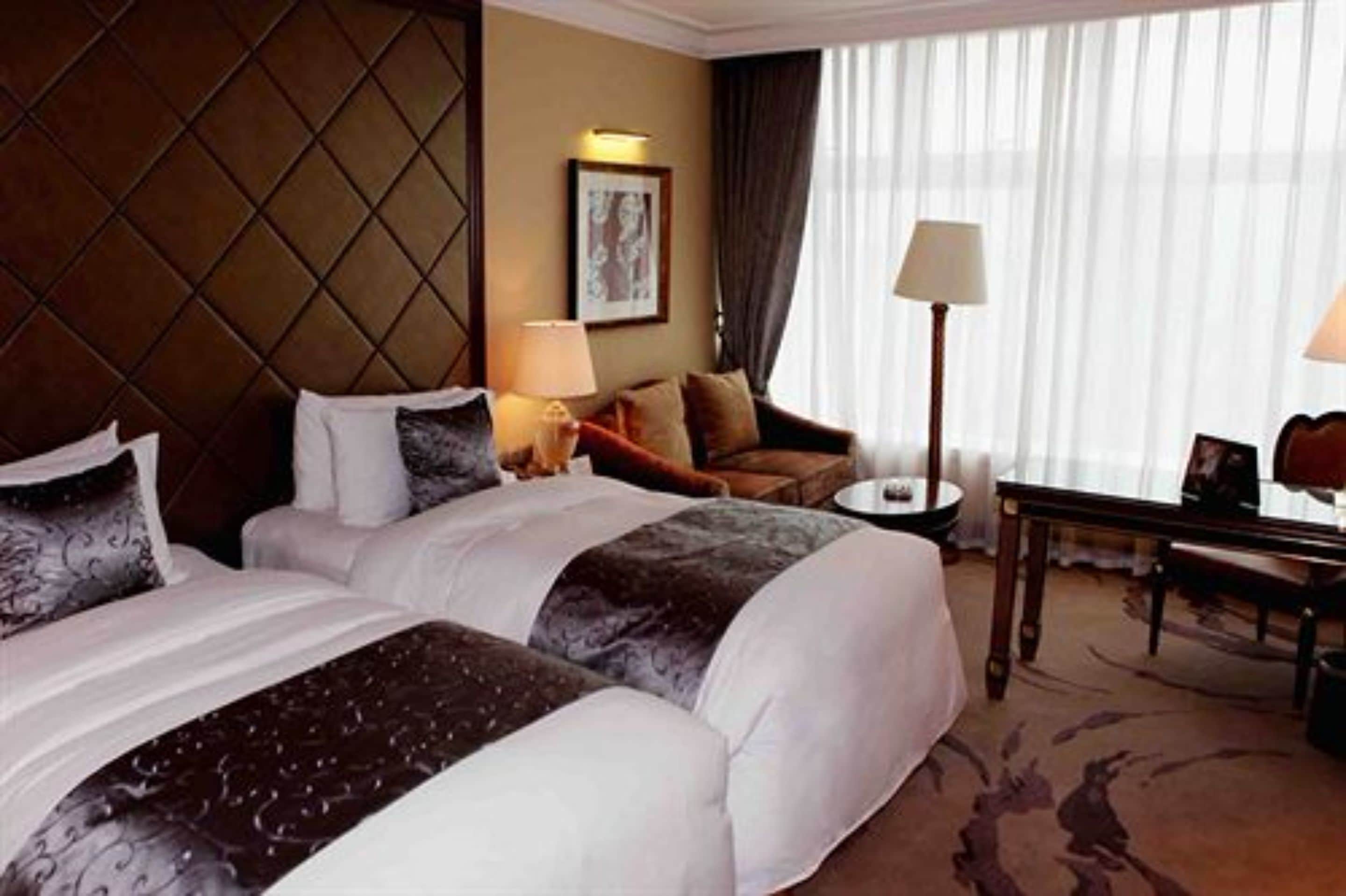 superior twin room | living room | tv