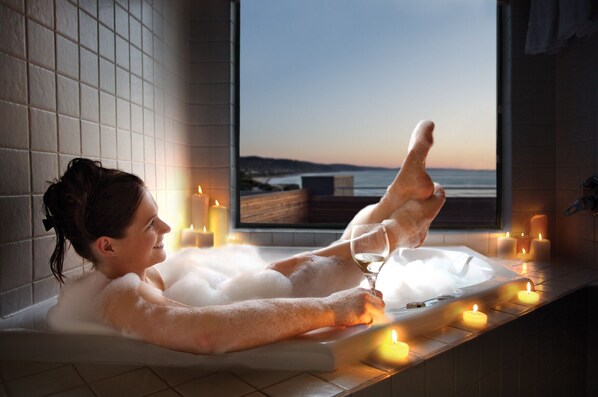 Dusch, gratis toalettartiklar, hårtork och handdukar