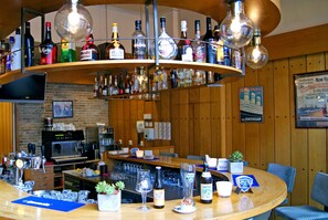 Bar (on property) - Fletcher Hotel - Restaurant De Zalm (Brielle)