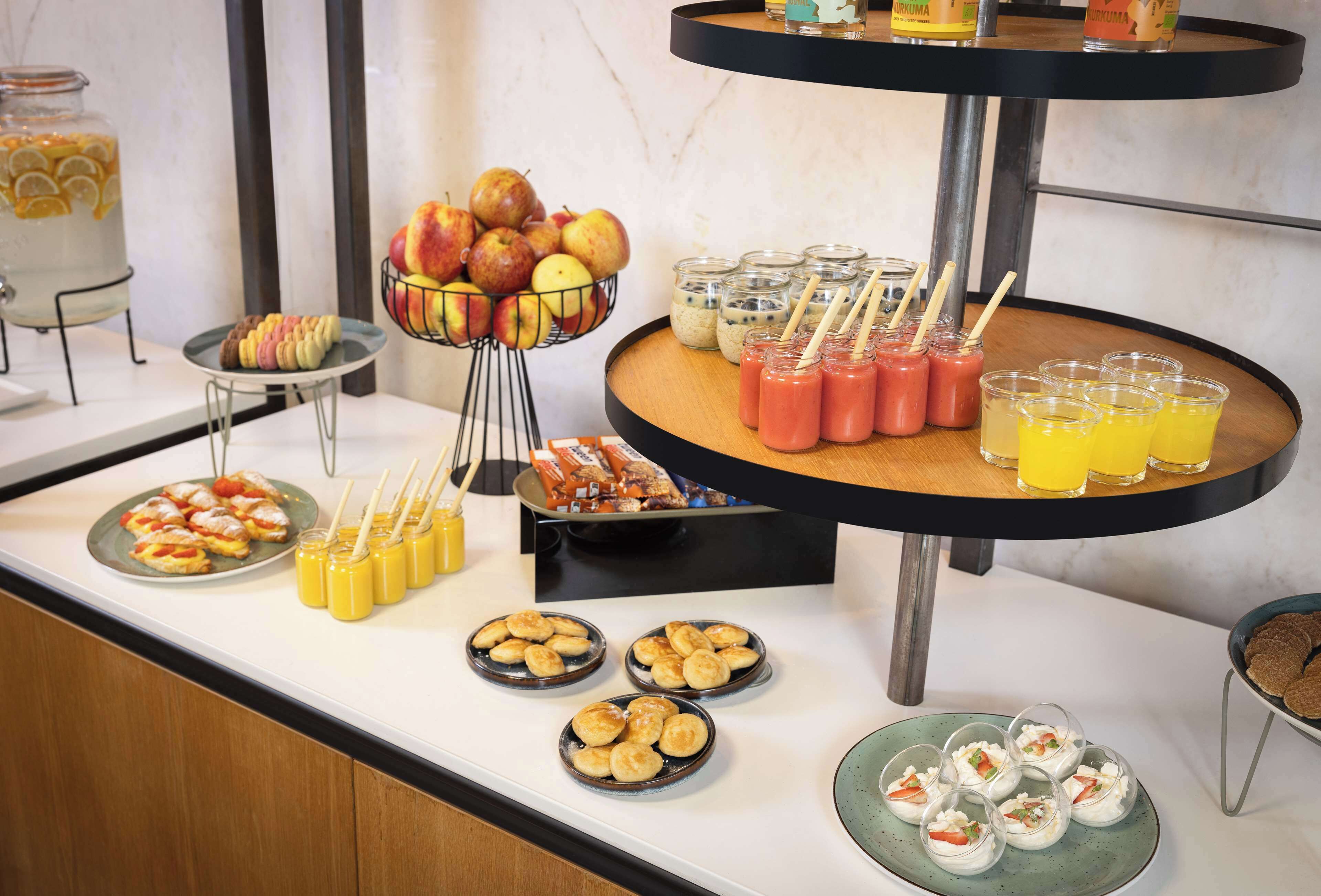 lunch and dinner served, french cuisine