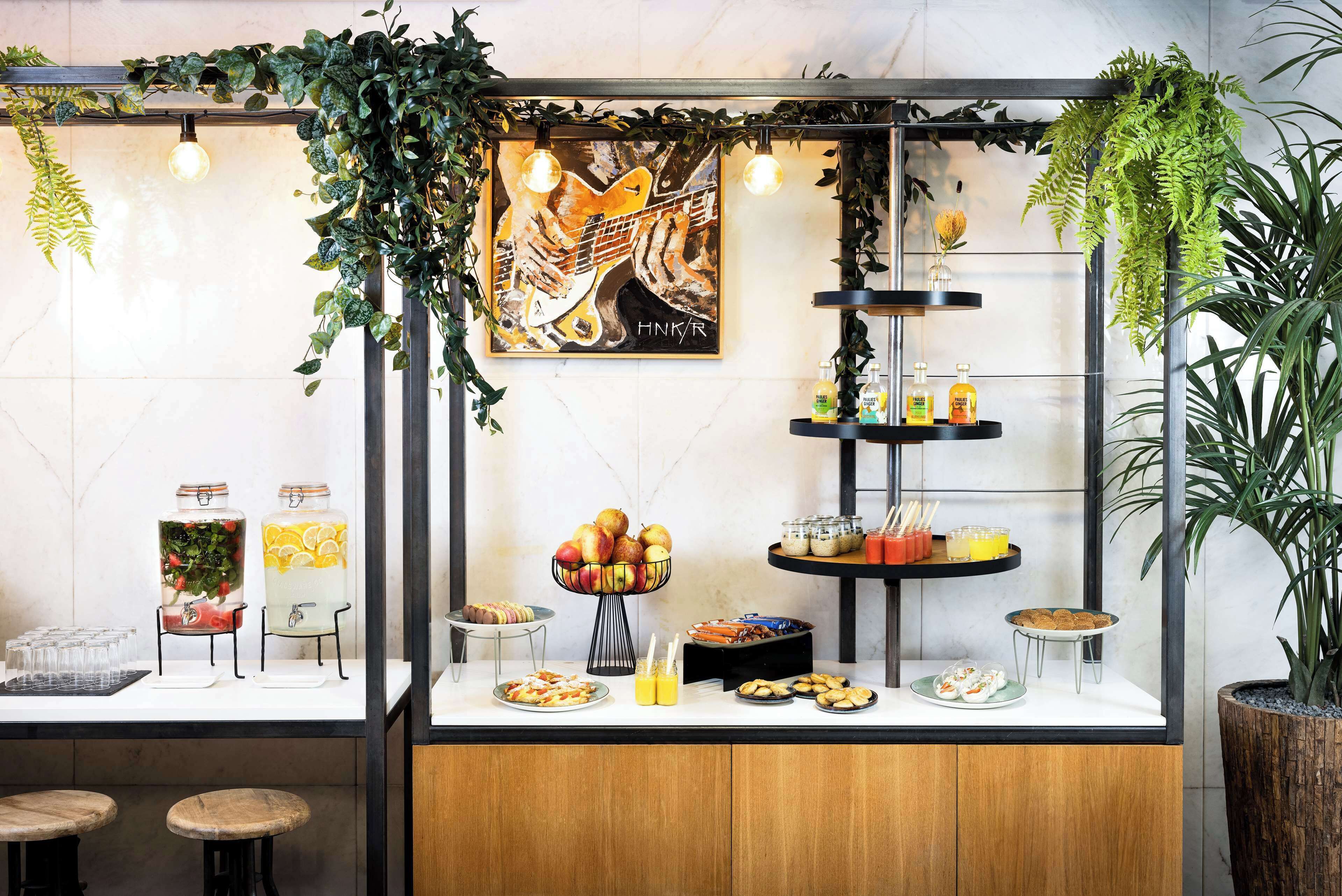 Tägliches Frühstücksbuffet gegen Gebühr