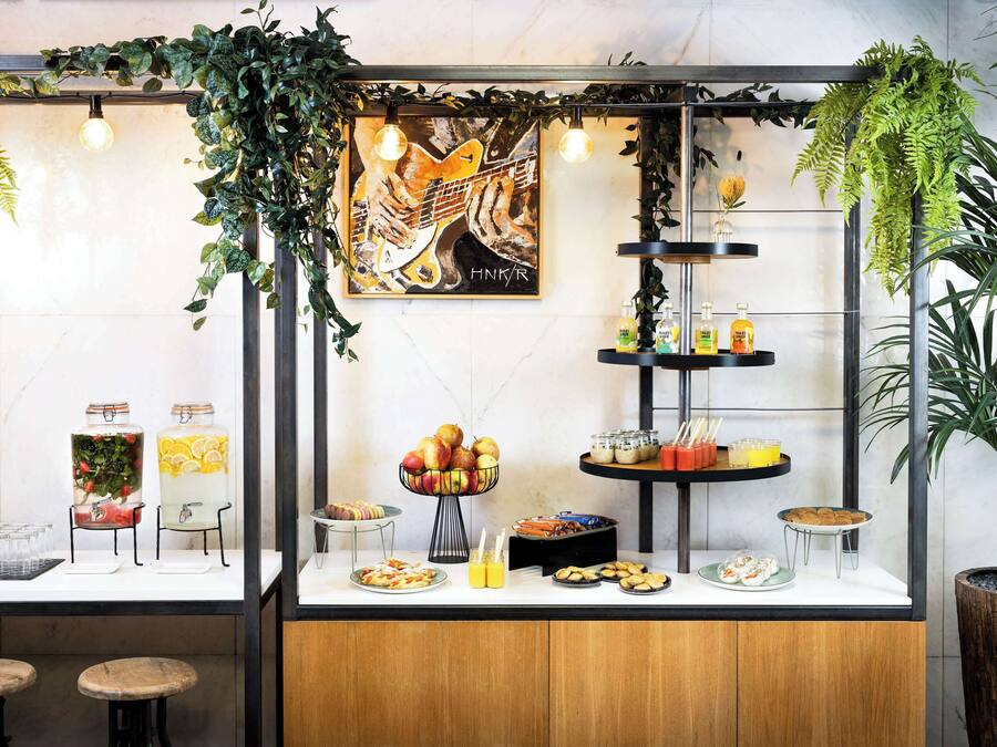 Frokostbuffé hver dag (mot et tillegg)