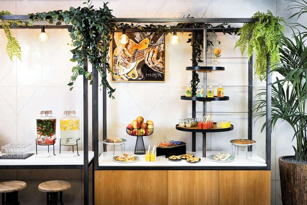 Desayuno buffet todos los días (con cargo)