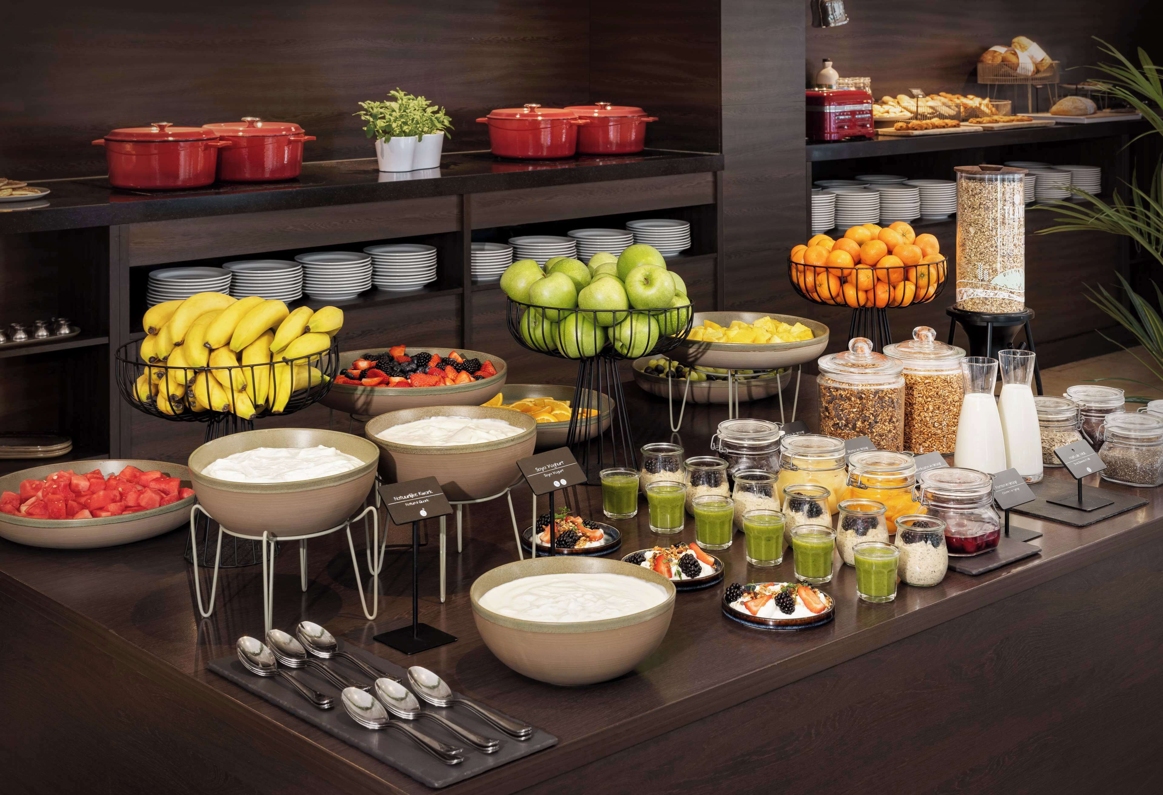 lunch and dinner served, french cuisine