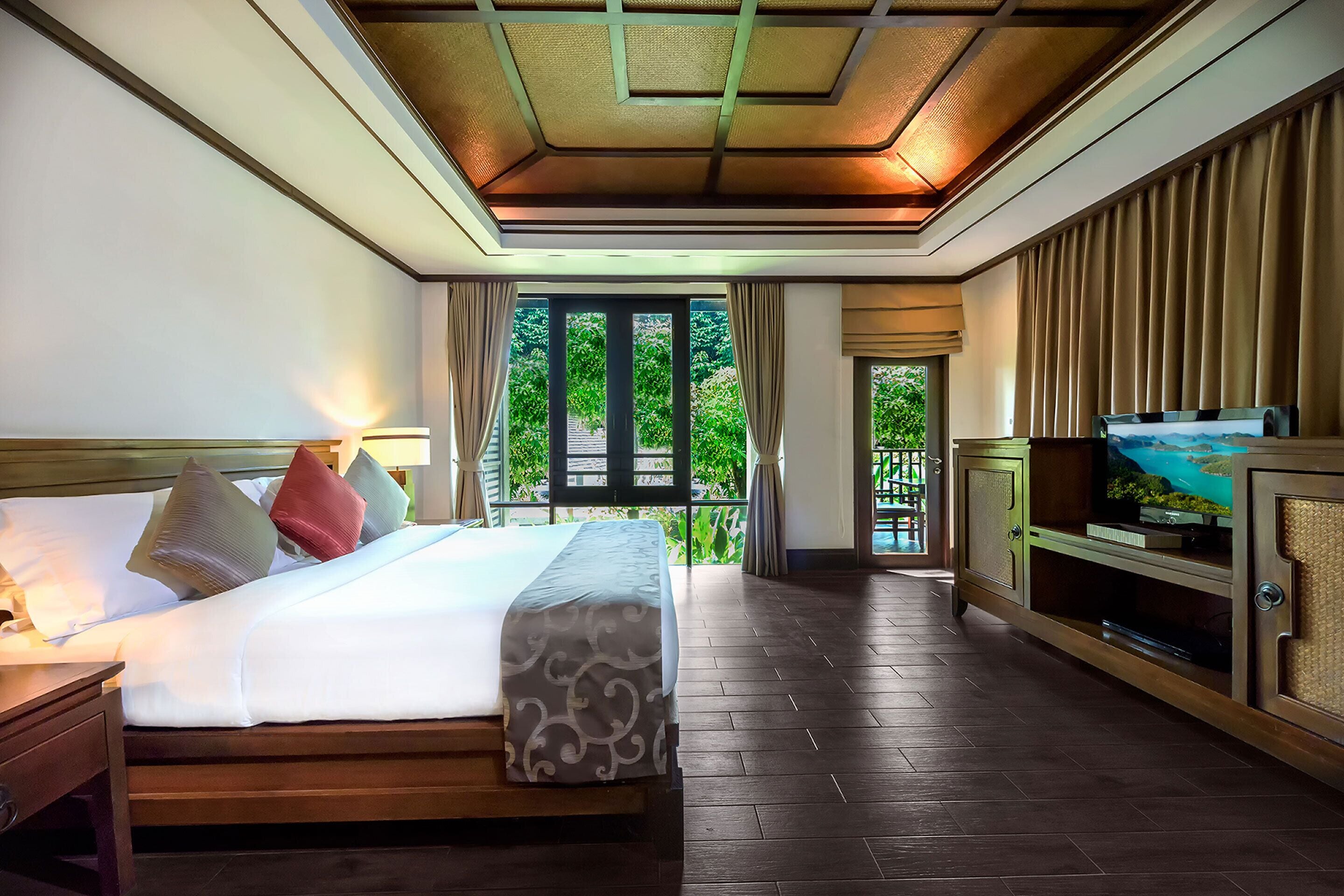 Select Comfort beds, minibar, in-room safe, desk