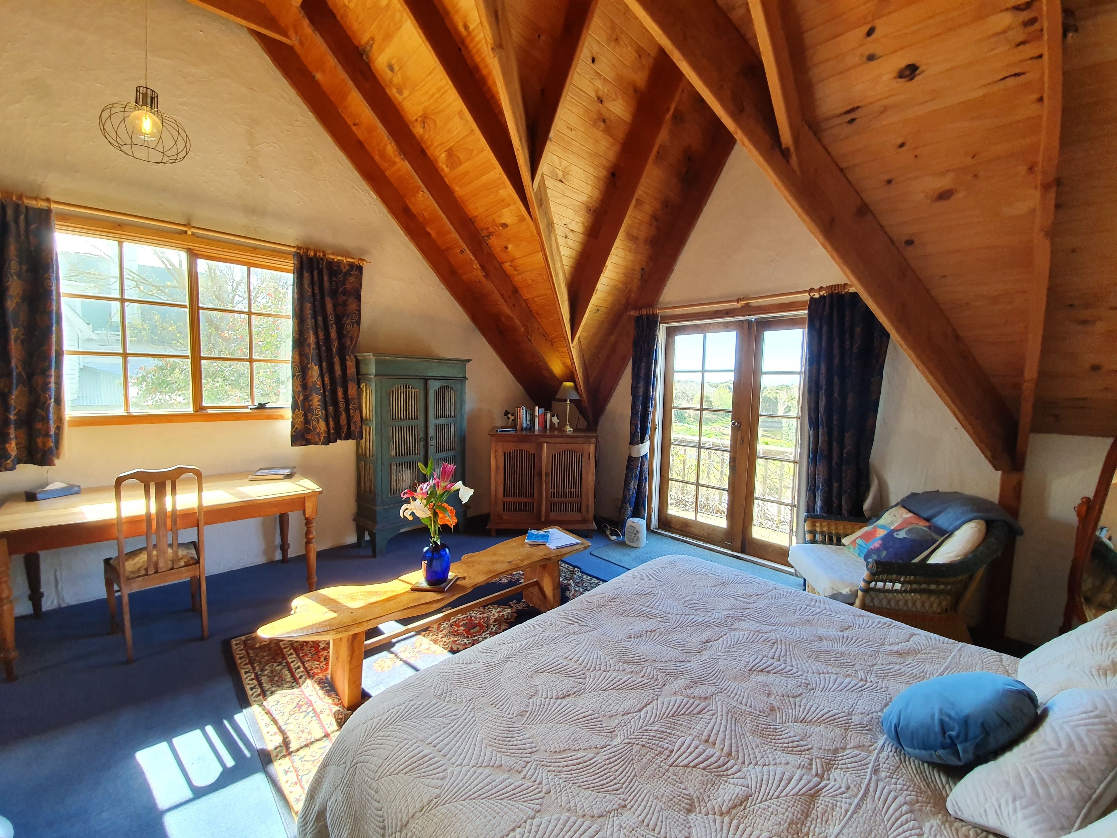 Loft, Balcony | Minibar, in-room safe, individually decorated, individually furnished