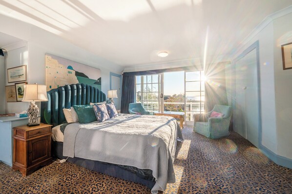 Huone, parveke, merinäköala | Minibaari, tallelokero huoneessa, yksilöllisesti sisustettu