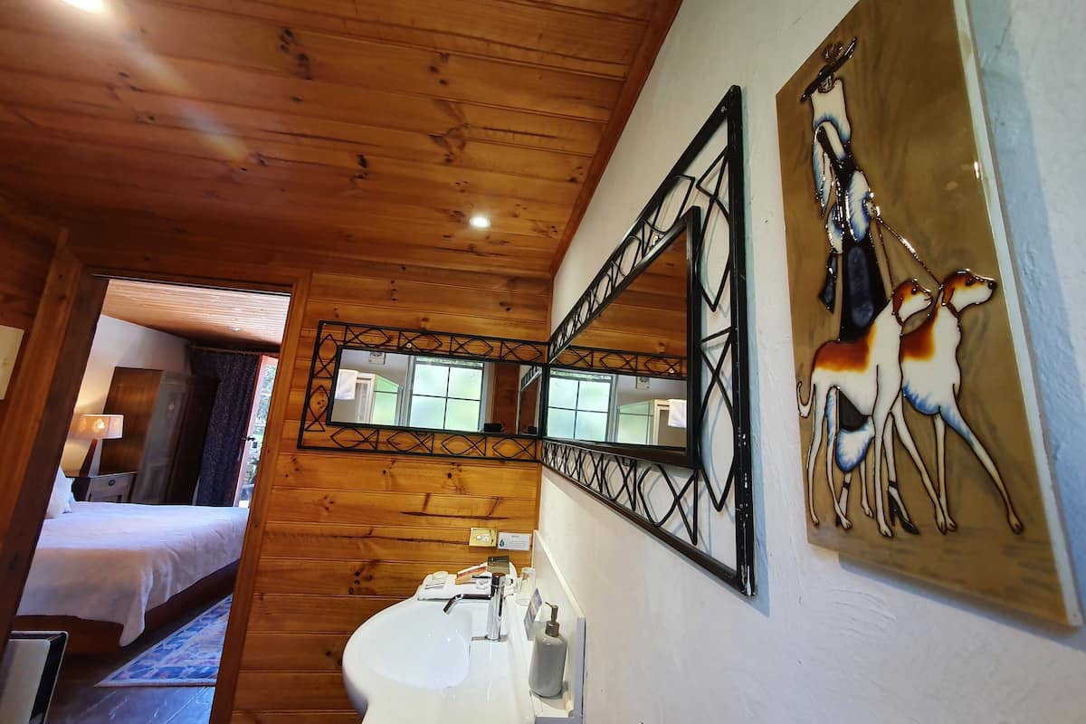 standard room, accessible | bathroom | free toiletries, hair dryer, towels