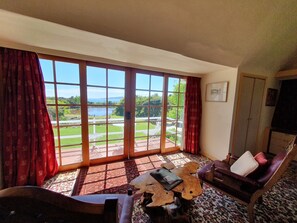 Huone, parveke, merinäköala | Minibaari, tallelokero huoneessa, yksilöllisesti sisustettu