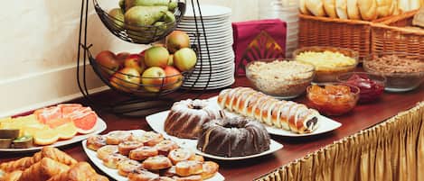 Daily buffet breakfast for a fee