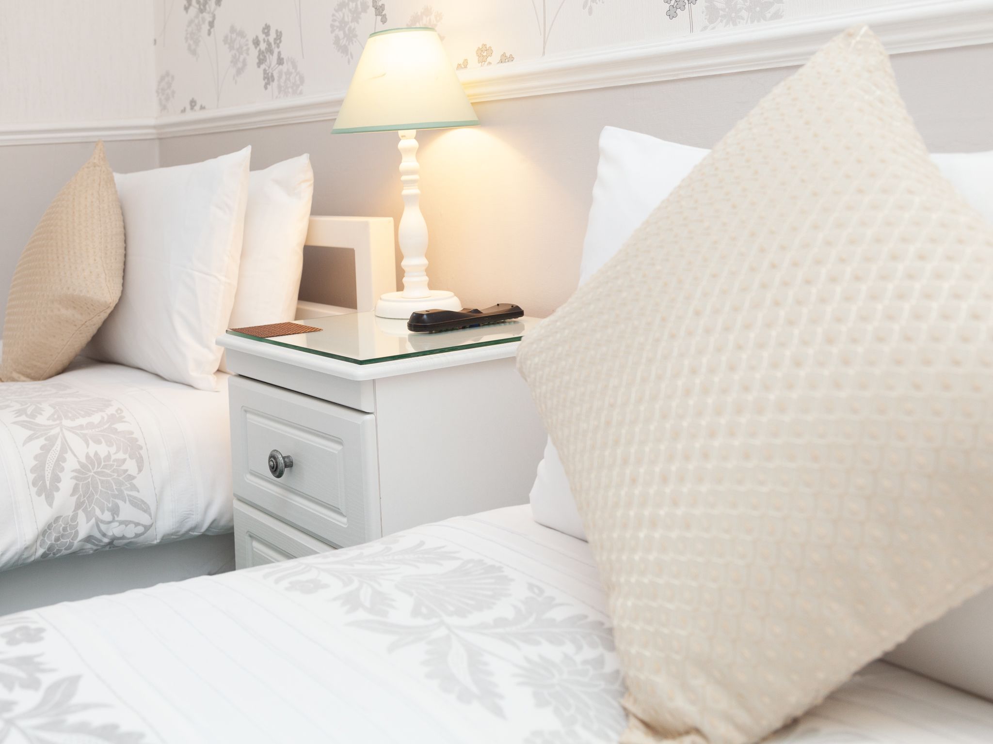 Quarto duplo | Cofres nos quartos, ferros/tábuas de passar roupa, Wi-Fi de cortesia