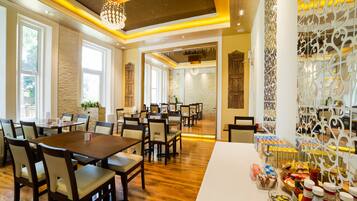 包每日自助早餐