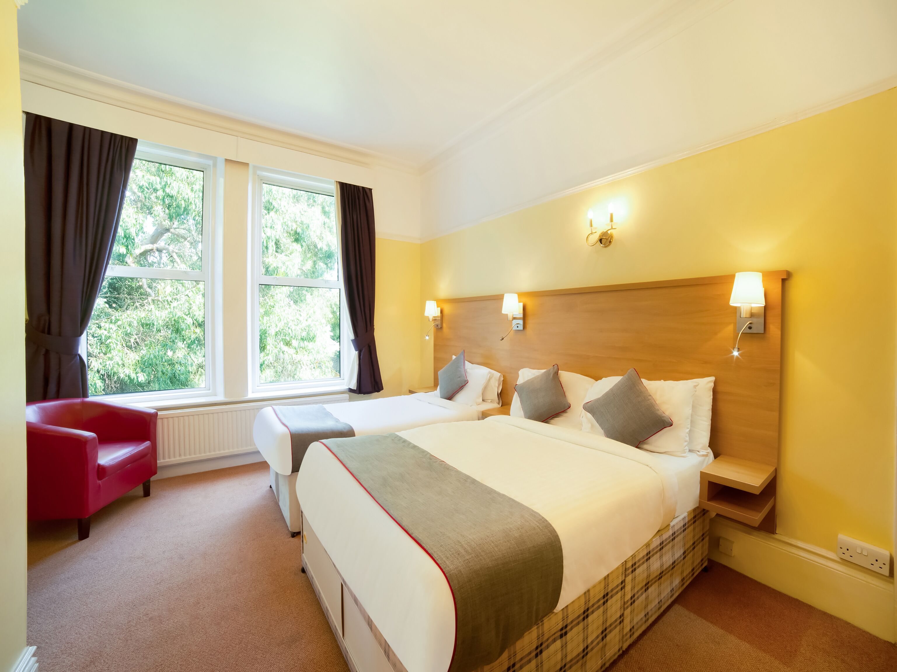 Standard Triple Room, Multiple Beds | Desk, free WiFi