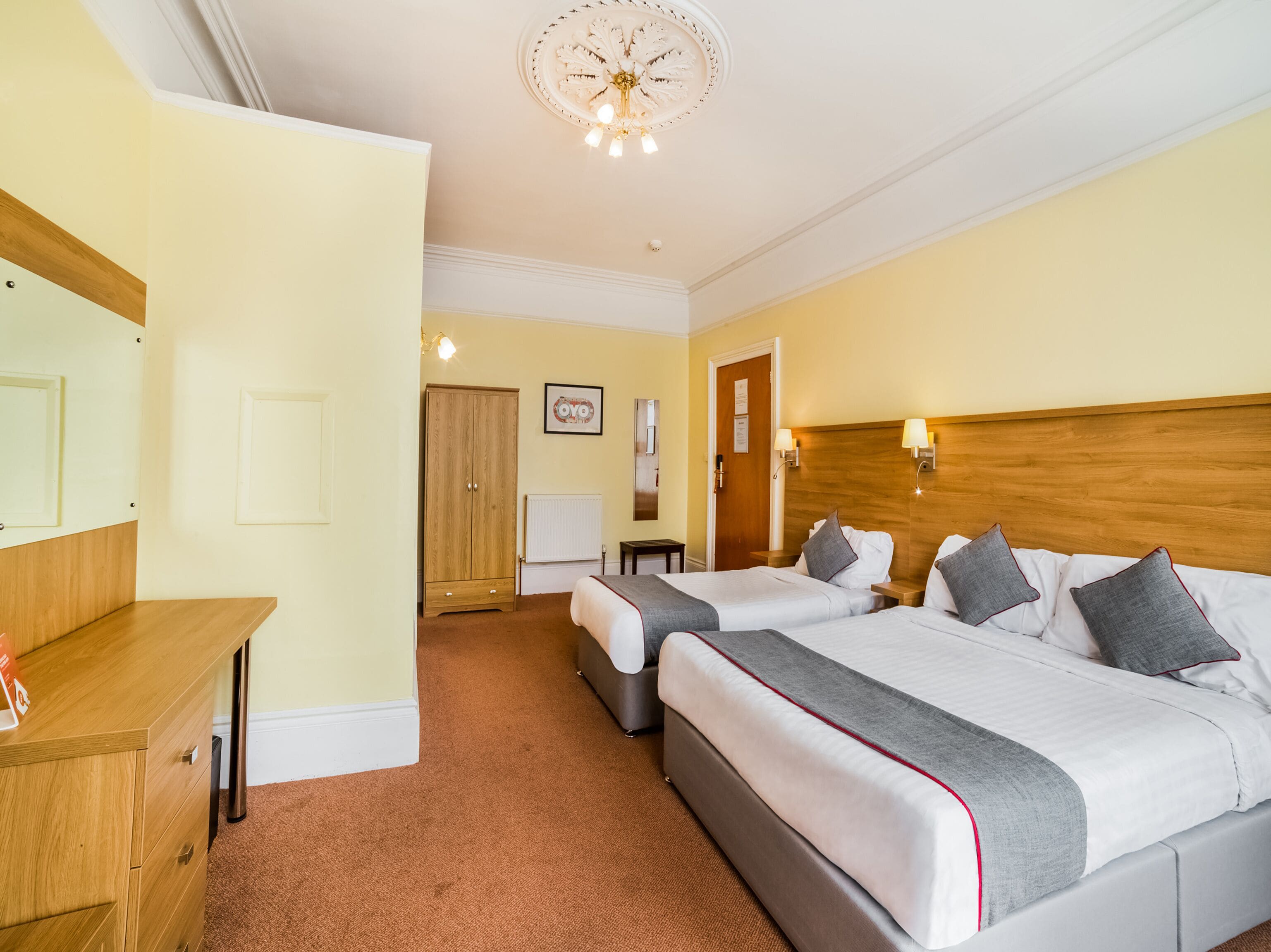 Photo - OYO Eagle House Hotel, St Leonards Hastings