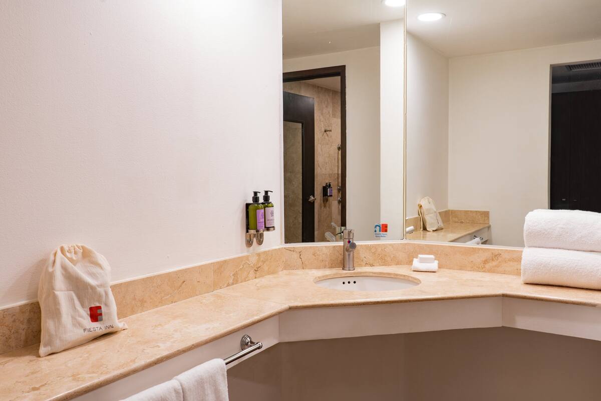 shower, free toiletries, hair dryer, bathrobes