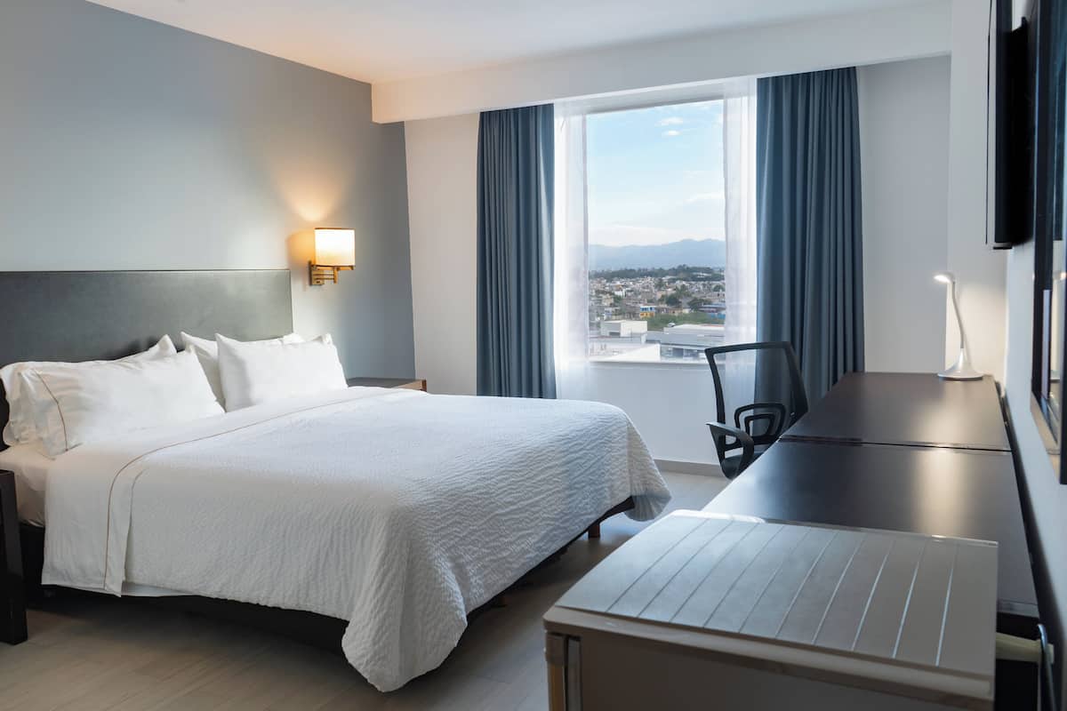 junior suite | down duvets, pillow-top beds, minibar, in-room safe