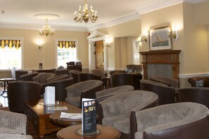 Coin salon dans le hall