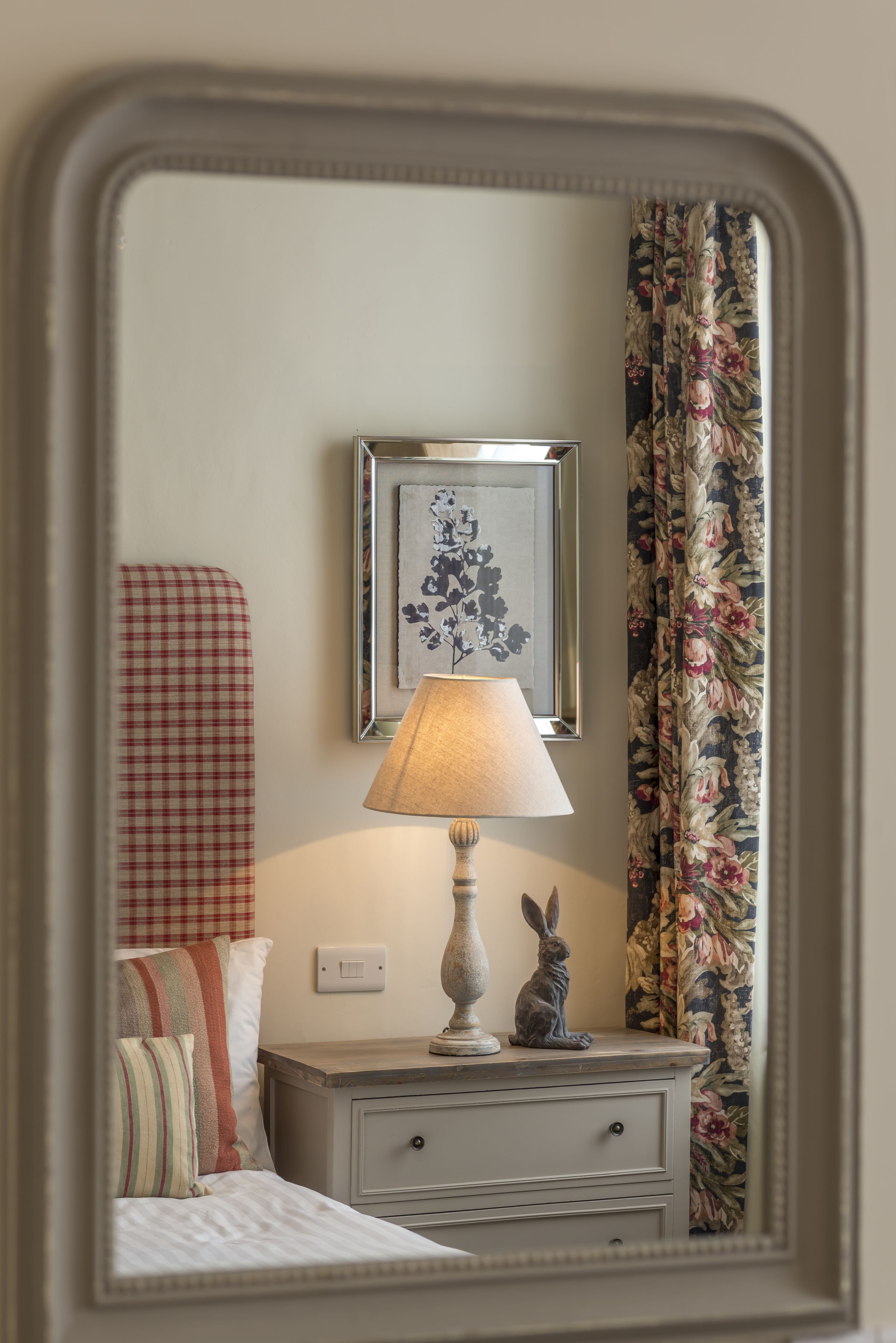 deluxe double room, 1 king bed | individually decorated, desk, iron/ironing board, free wifi