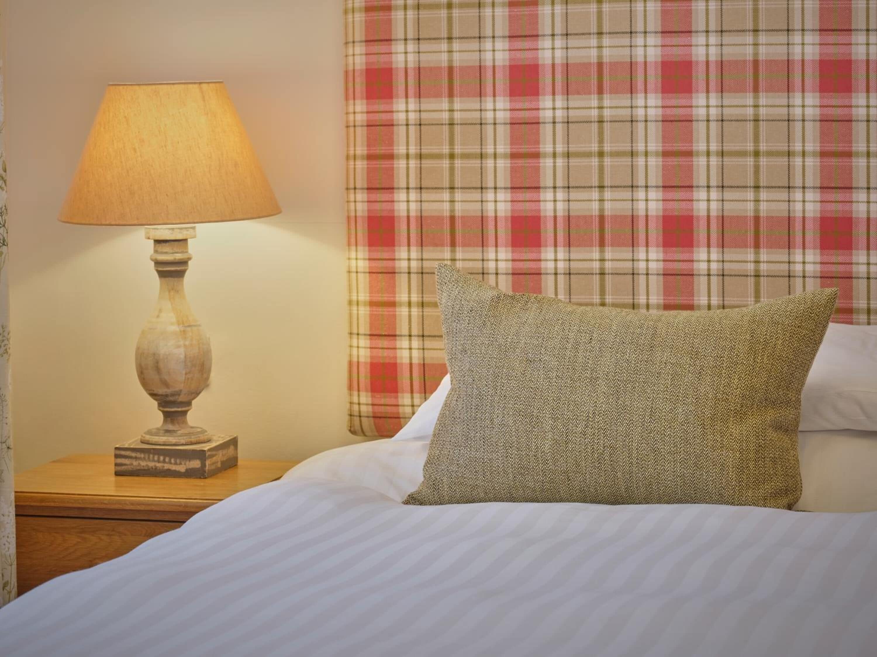 standard room | individually decorated, desk, iron/ironing board, free wifi