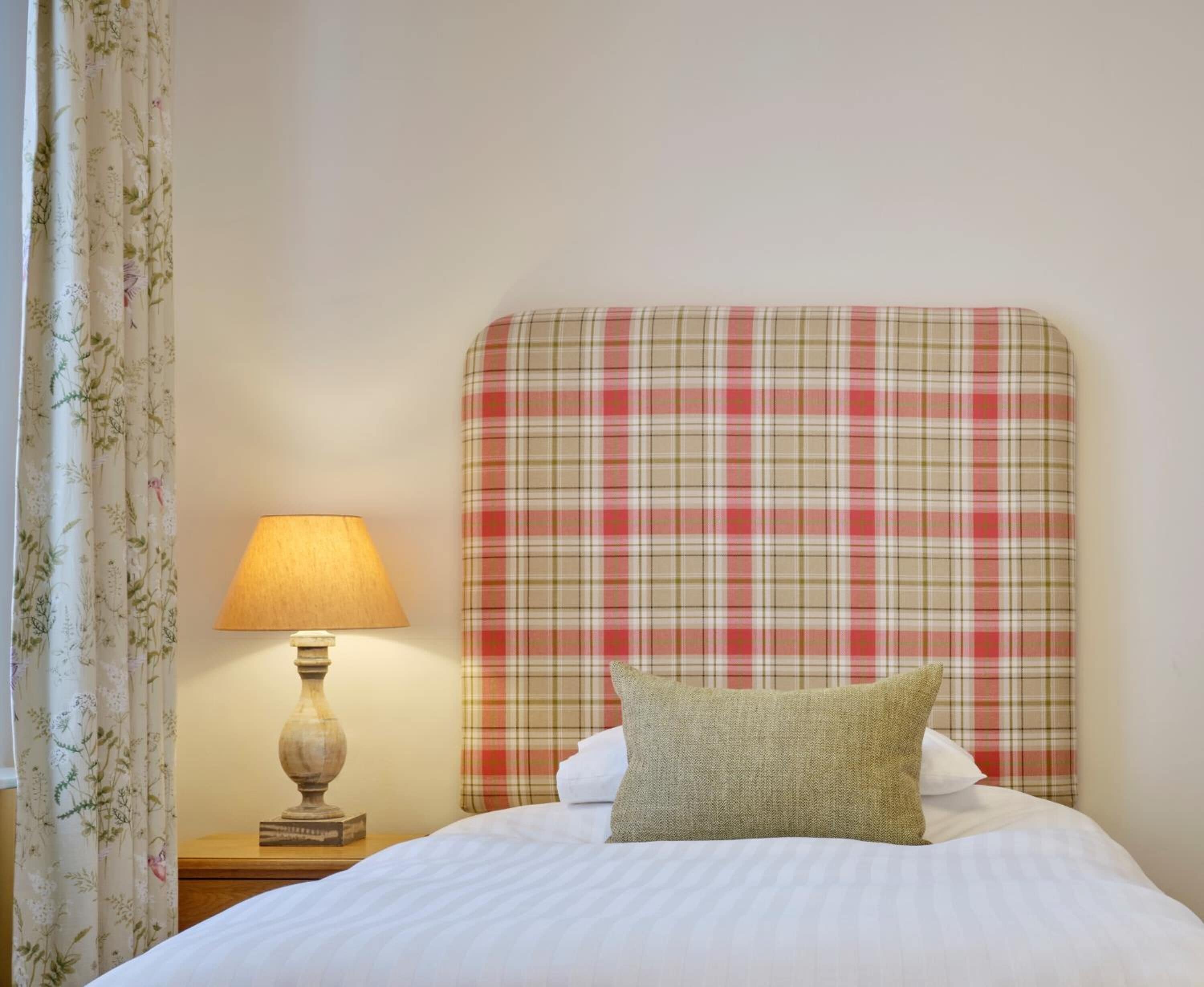 standard room | individually decorated, desk, iron/ironing board, free wifi