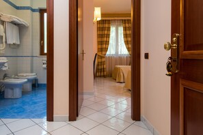 Standard Double or Twin Room | Desk, soundproofing, free wired Internet, bed sheets