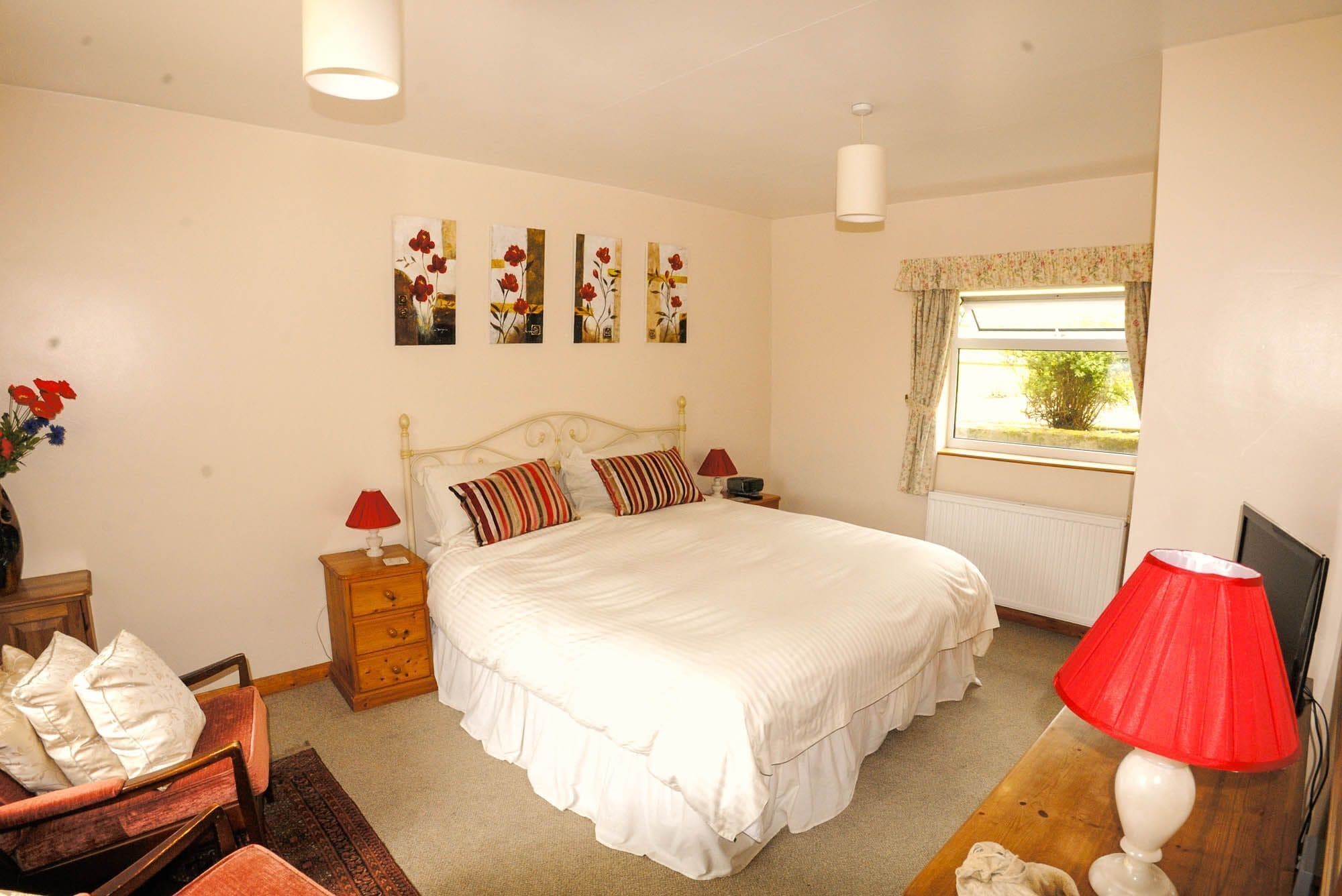 Cottage, 2 Bedrooms (Little Paradise) | Iron/ironing board, free WiFi, bed sheets