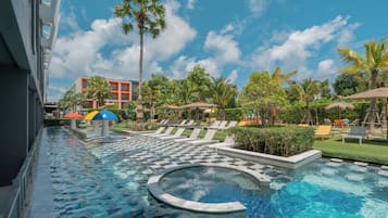 Outdoor pool, pool loungers