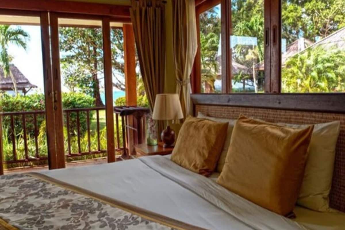 superior bungalow | 1 bedroom, in-room safe, desk, blackout curtains