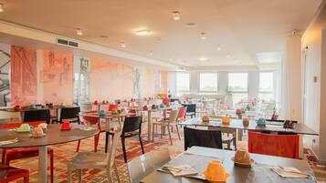 Daily buffet breakfast (EUR 17.50 per person)