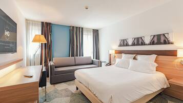 Zimmersafe, Schreibtisch, schallisolierte Zimmer, Bügeleisen/Bügelbrett