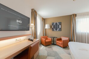 Habitación Premium | Caja de seguridad en la habitación, escritorio y insonorización