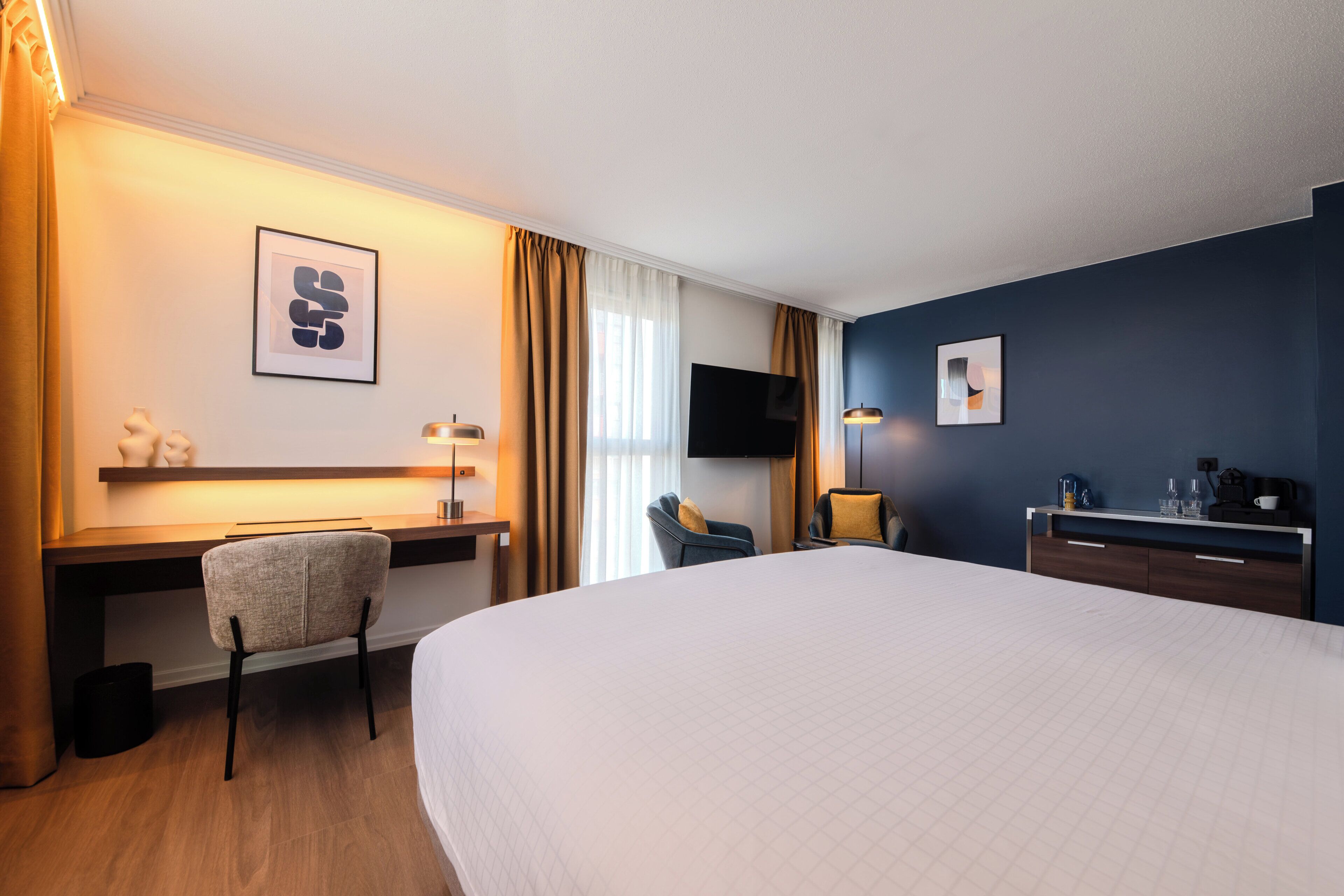 Suite, 1 King Bed with Sofa bed | In-room safe, desk, soundproofing, iron/ironing board