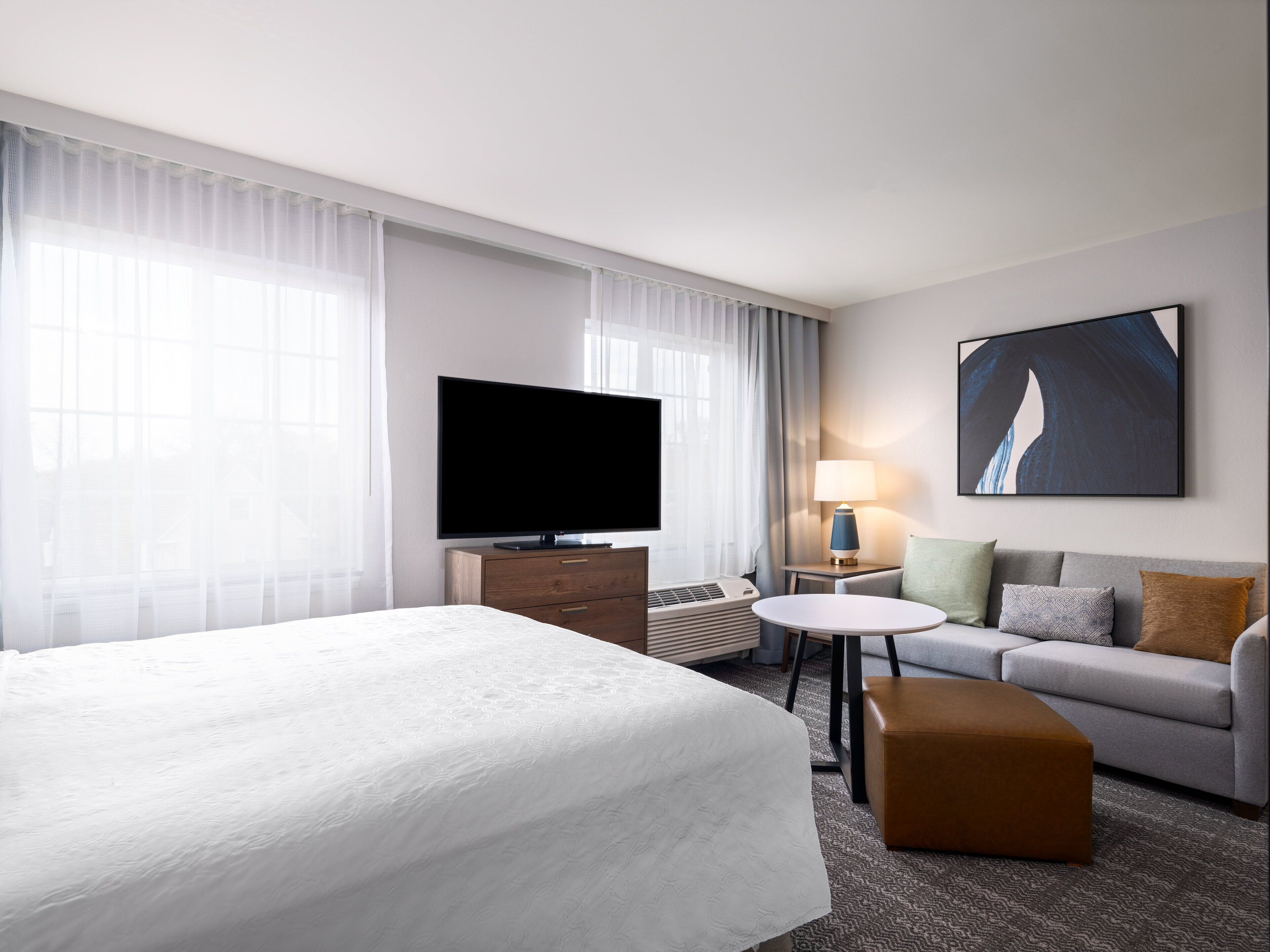Studio Suite, 1 Queen Bed, Kitchen | Premium bedding, pillowtop beds, in-room safe, desk